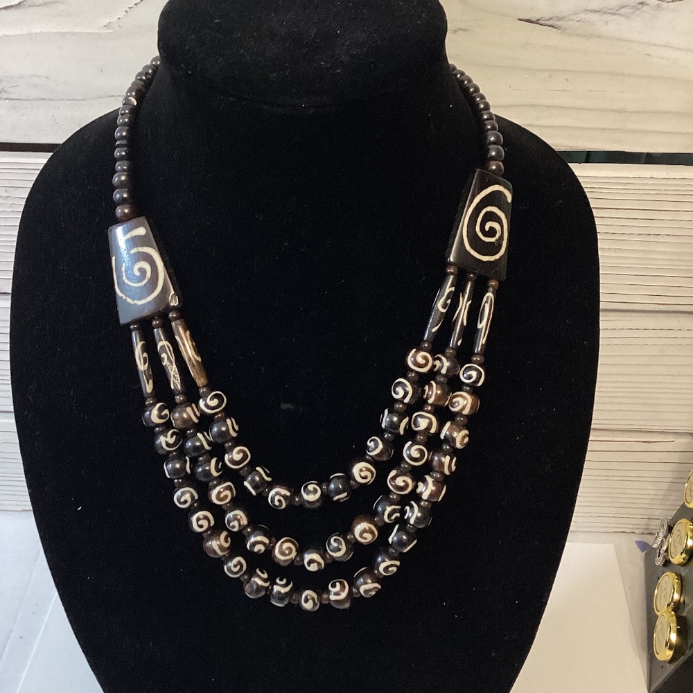 CRYSTAL ROCK  HANDMADE NECKLACE
